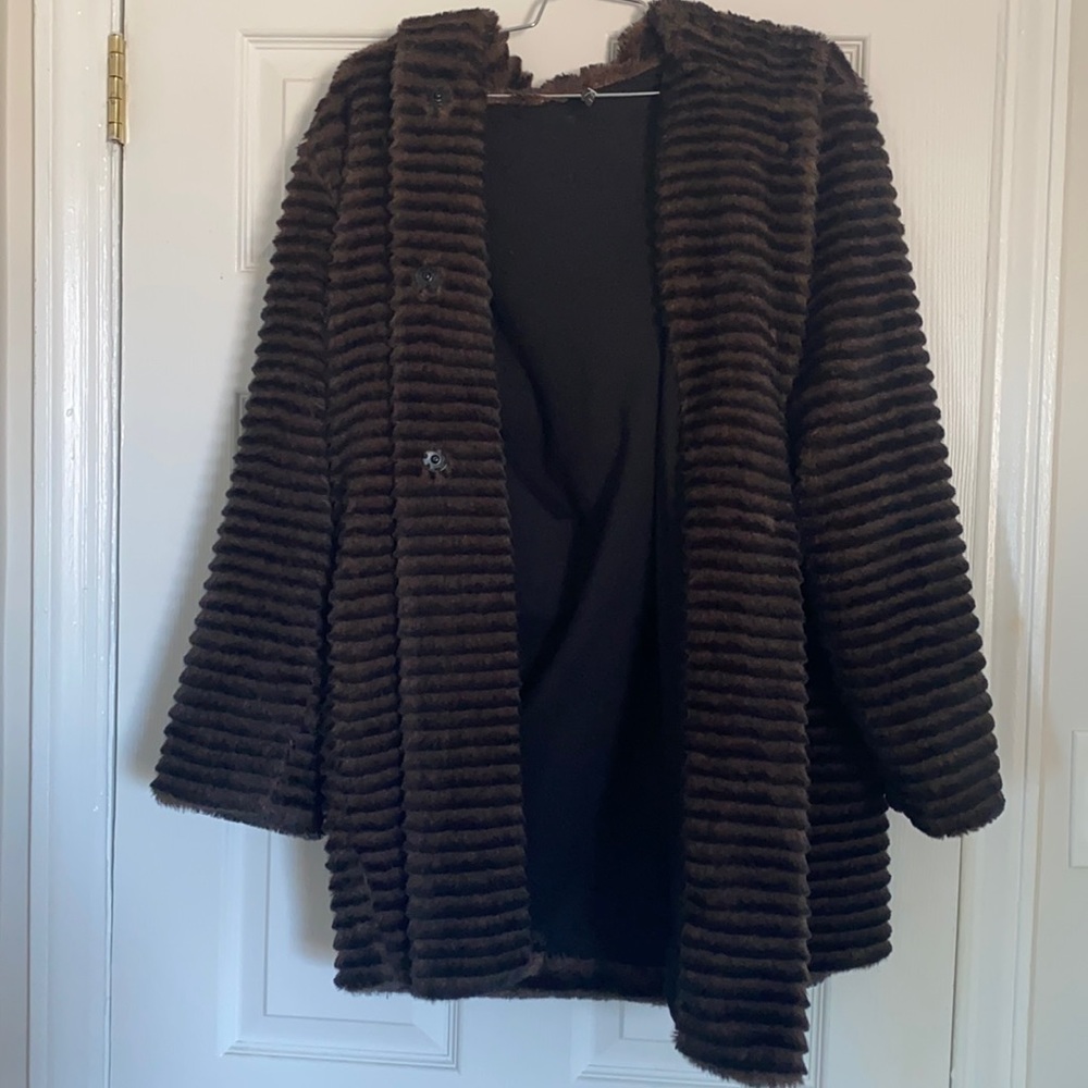 CAPOTE FAUX FUR COAT